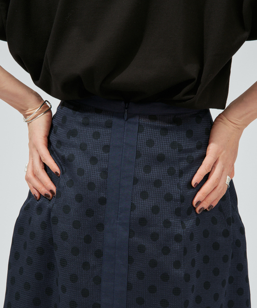 VERMEIL par iena（ヴェルメイユパーイエナ）の「ドットコクーンスカート（スカート・レディース・ブラウン/ネイビー・38/36）」の17枚目の写真
