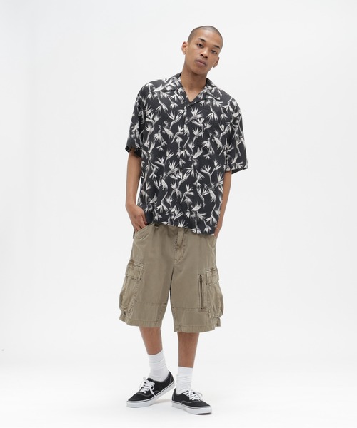AVIREX(アヴィレックス)の「ALOHA SHIRT "BIRD OF PARADISE FLOWER" / アロハシャツ ”極楽鳥花” / AVIREX / アヴィレックス(シャツ/ブラウス・メンズ・サックスブルー/ブラック・MEDIUM/XX-LARGE/X-LARGE/LARGE)」の4枚目の写真
