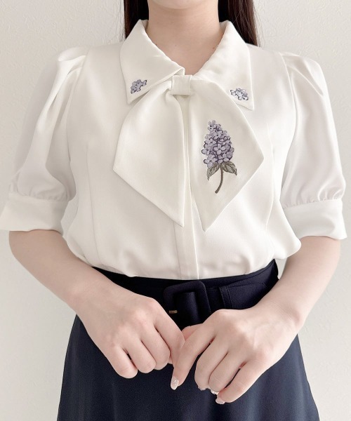 an another angelus（アンアナザーアンジェラス）の「ライラック刺繍スカーフタイブラウス/fint フィント（シャツ/ブラウス・レディース・ラベンダー/オフホワイト・FREE）」の14枚目の写真