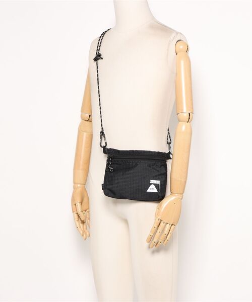 POLeR(ポーラー)の「POLeR/ポーラ ショルダーバッグ STUFFABLE POUCH 261MCV0098(ショルダーバッグ・メンズ・カモフラージュ/ブラック・FREE)」の7枚目の写真