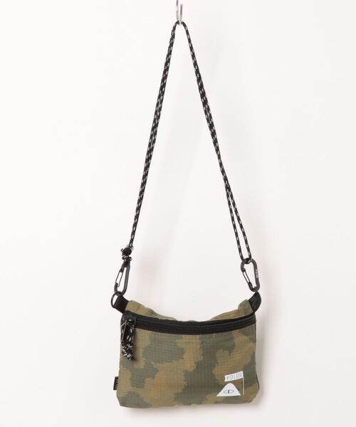 POLeR(ポーラー)の「POLeR/ポーラ ショルダーバッグ STUFFABLE POUCH 261MCV0098(ショルダーバッグ・メンズ・カモフラージュ/ブラック・FREE)」の13枚目の写真
