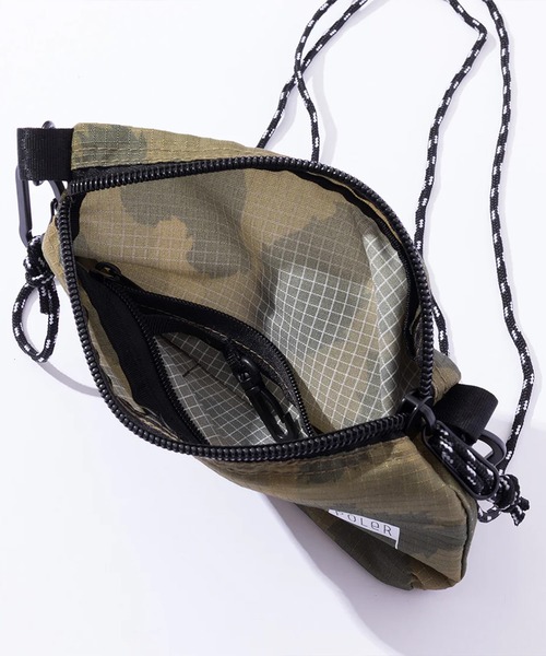 POLeR(ポーラー)の「POLeR/ポーラ ショルダーバッグ STUFFABLE POUCH 261MCV0098(ショルダーバッグ・メンズ・カモフラージュ/ブラック・FREE)」の9枚目の写真
