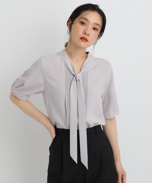 Andemiu(アンデミュウ)の「【前後2WAY】タックスリーブボウタイブラウス665519(シャツ/ブラウス・レディース・ネイビー/グレー/オフホワイト/オレンジ・FREE)」の11枚目の写真