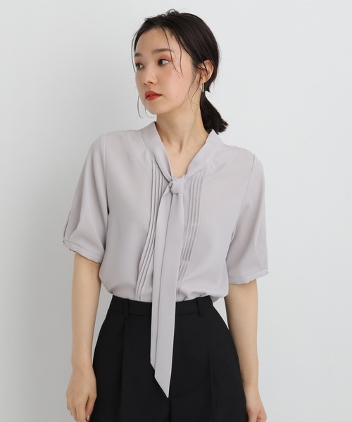 Andemiu(アンデミュウ)の「【前後2WAY】タックスリーブボウタイブラウス665519(シャツ/ブラウス・レディース・ネイビー/グレー/オフホワイト/オレンジ・FREE)」の13枚目の写真