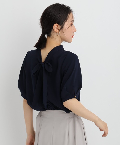 Andemiu(アンデミュウ)の「【前後2WAY】タックスリーブボウタイブラウス665519(シャツ/ブラウス・レディース・ネイビー/グレー/オフホワイト/オレンジ・FREE)」の18枚目の写真