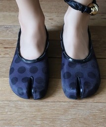 PAES（ペイズ）の「Mesh Air String Flat　20256 Dot Black（パンプス）」