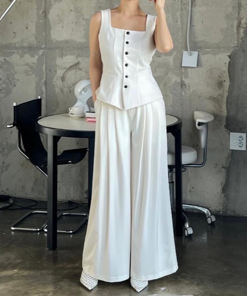 セール】スクエアネック ベスト × タックワイドパンツ セットアップ