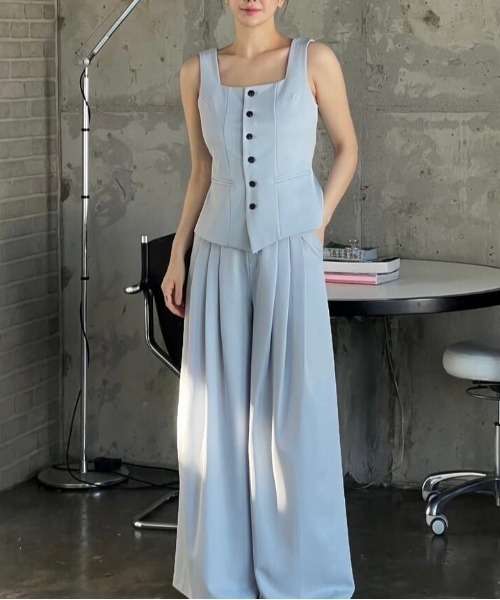セール】スクエアネック ベスト × タックワイドパンツ セットアップ