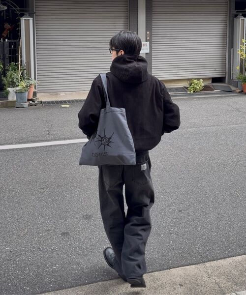 COIRIS(コイリス)の「デュロツーピンタックワイドデニムパンツ 男女共用(デニムパンツ・レディース・ブラック・MEDIUM)」の6枚目の写真