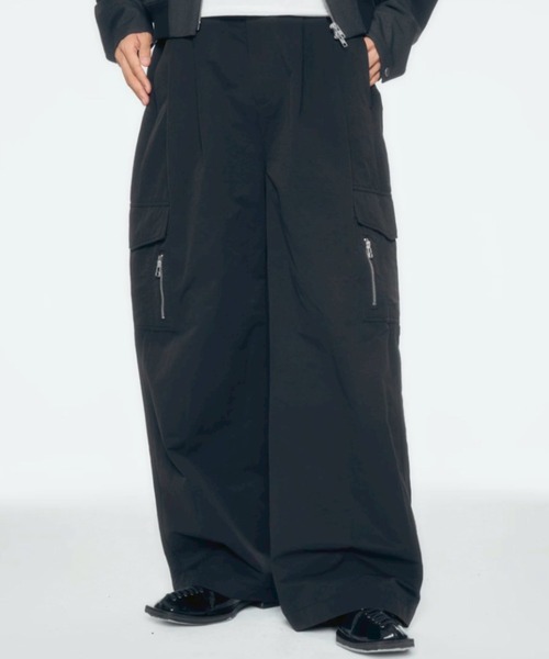 CS(シーエス)の「【CS】two tuck nylon cargo trousers / 【シーエス】ツータックナイロンカーゴトラウザーズ<着用動画あり>(カーゴパンツ・メンズ・ブラック・02/01)」の6枚目の写真