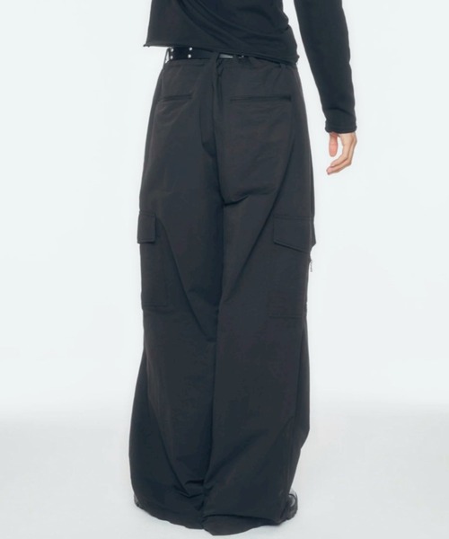 CS(シーエス)の「【CS】two tuck nylon cargo trousers / 【シーエス】ツータックナイロンカーゴトラウザーズ<着用動画あり>(カーゴパンツ・メンズ・ブラック・02/01)」の8枚目の写真
