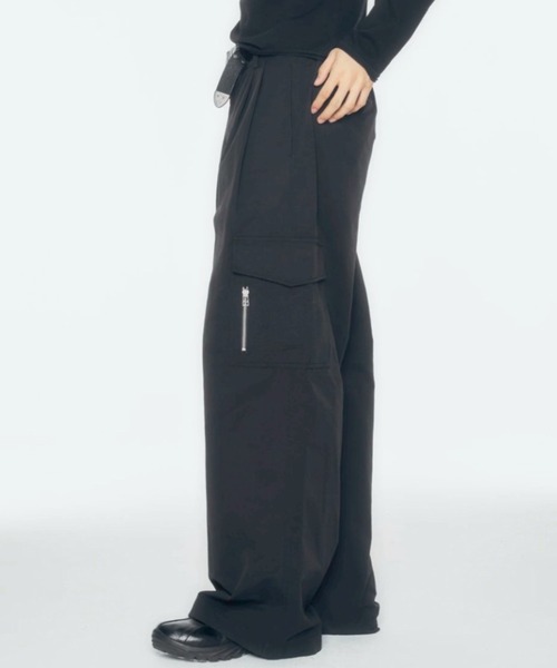 CS(シーエス)の「【CS】two tuck nylon cargo trousers / 【シーエス】ツータックナイロンカーゴトラウザーズ<着用動画あり>(カーゴパンツ・メンズ・ブラック・02/01)」の7枚目の写真