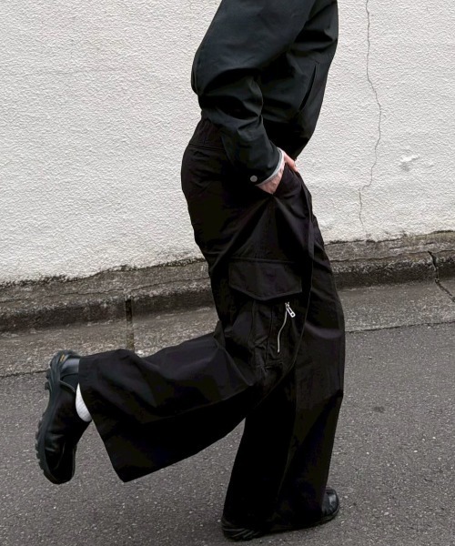 CS】two tuck nylon cargo trousers / 【シーエス】ツータックナイロン
