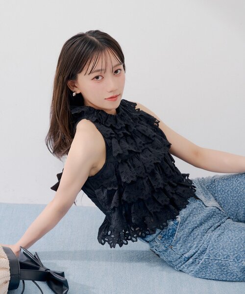 Chico(チコ)の「【SALON by Chico】ティアードコットンレースアメスリブラウス(シャツ/ブラウス・レディース・ブルー/ブラック/ホワイト・FREE)」の3枚目の写真