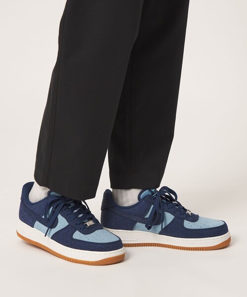 NIKE(ナイキ)の「<NIKE>エアフォース1 07 LV8 デニム スニーカー(スニーカー・メンズ・ブラック/ネイビー・26.5cm/27cm/27.5cm/28cm/26cm)」の4枚目の写真