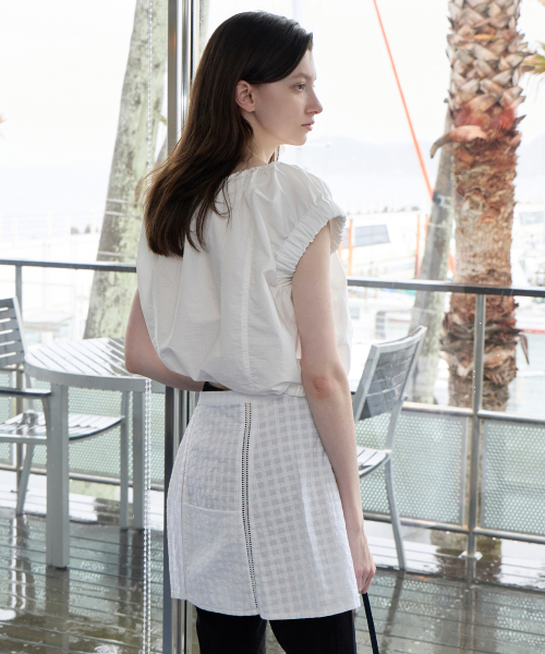 LEVAR(レバー)の「Crispy Volume Cropped Blouse - Off White(シャツ/ブラウス・レディース・その他・FREE)」の2枚目の写真