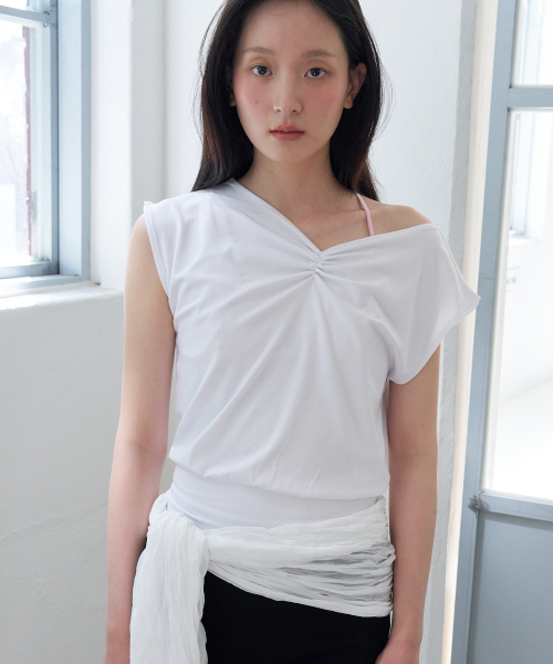 SO IR(ソイール)の「SHIRRING HALF T-SHIRT - WHITE(Tシャツ/カットソー・レディース・その他・FREE)」の1枚目の写真