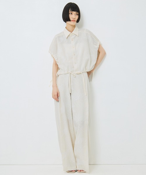 UJOH(ウジョー)の「【UJOH/ウジョー】《STUDIOUS別注》 FLOWER LACE GATHER SLEEVE SHIRT/フラワーレースギャザースリーブシャツ(シャツ/ブラウス・レディース・ネイビー/キナリ・2)」の12枚目の写真