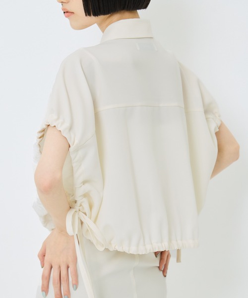 UJOH(ウジョー)の「【UJOH/ウジョー】《STUDIOUS別注》 FLOWER LACE GATHER SLEEVE SHIRT/フラワーレースギャザースリーブシャツ(シャツ/ブラウス・レディース・ネイビー/キナリ・2)」の8枚目の写真