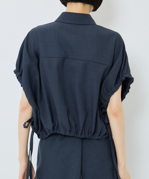 UJOH(ウジョー)の「【UJOH/ウジョー】《STUDIOUS別注》 FLOWER LACE GATHER SLEEVE SHIRT/フラワーレースギャザースリーブシャツ(シャツ/ブラウス・レディース・ネイビー/キナリ・2)」の11枚目の写真