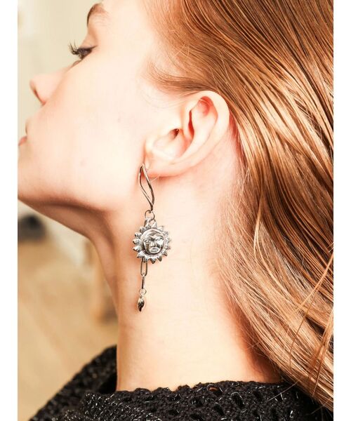 EVRIS(エヴリス)の「SUNNY MOTIF HEART ピアス(ピアス(両耳用)・レディース・シルバー/ゴールド・FREE)」の15枚目の写真