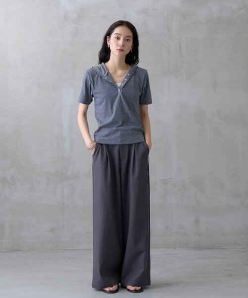 COLONY 2139（コロニートゥーワンスリーナイン）の「【WEB限定】ボーダーフーディー半袖ヘンリーネックトップス（Tシャツ/カットソー・レディース・ネイビー/ブラック/ライトグレー・FREE）」の14枚目の写真