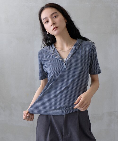 COLONY 2139（コロニートゥーワンスリーナイン）の「【WEB限定】ボーダーフーディー半袖ヘンリーネックトップス（Tシャツ/カットソー・レディース・ネイビー/ブラック/ライトグレー・FREE）」の15枚目の写真