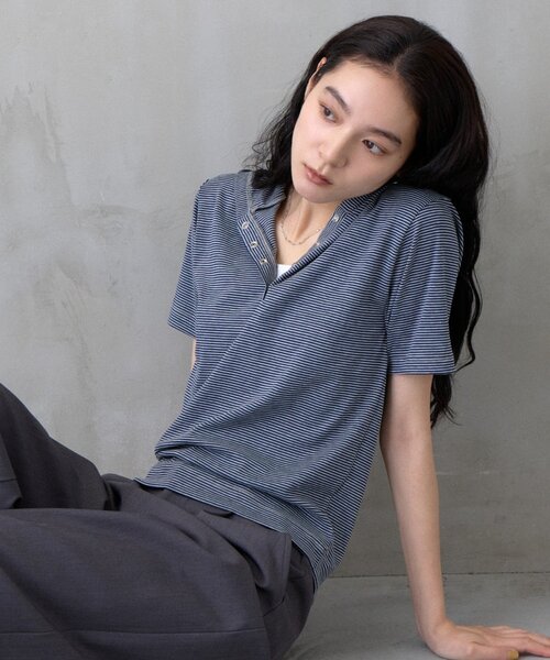 COLONY 2139（コロニートゥーワンスリーナイン）の「【WEB限定】ボーダーフーディー半袖ヘンリーネックトップス（Tシャツ/カットソー・レディース・ネイビー/ブラック/ライトグレー・FREE）」の19枚目の写真