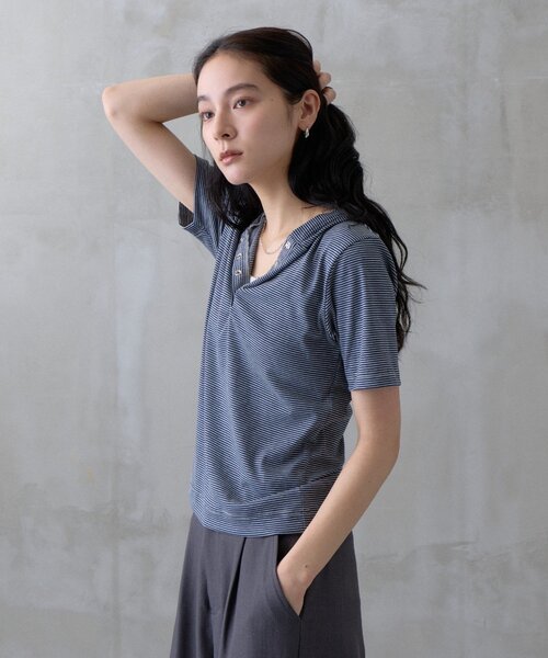 COLONY 2139（コロニートゥーワンスリーナイン）の「【WEB限定】ボーダーフーディー半袖ヘンリーネックトップス（Tシャツ/カットソー・レディース・ネイビー/ブラック/ライトグレー・FREE）」の20枚目の写真
