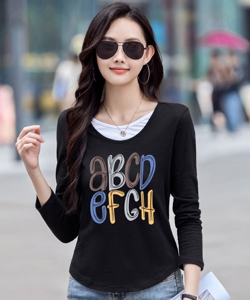 2ly2(トゥーリートゥー)の「ロゴプリント ロングスリーブTシャツ(Tシャツ/カットソー・レディース・ブラック/ピンク/ベージュ・FREE)」の9枚目の写真