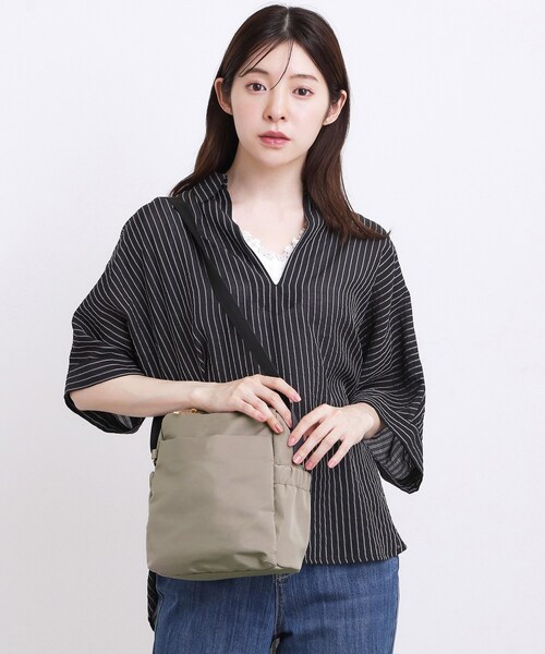 grove(グローブ)の「【撥水・10ポケ】ポケットミニショルダー(ショルダーバッグ・レディース・ダークグレー/ベージュ/ブラック・00)」の3枚目の写真