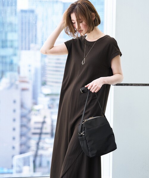 grove(グローブ)の「【撥水・10ポケ】ポケットミニショルダー(ショルダーバッグ・レディース・ダークグレー/ベージュ/ブラック・00)」の2枚目の写真