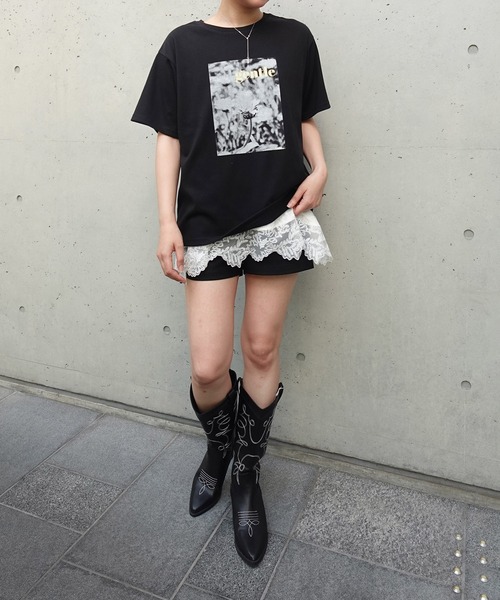 SOELA(ソエラ)の「フラワーフォトTシャツ(Tシャツ/カットソー・レディース・オフホワイト/ブラック/チャコールグレー・FREE)」の19枚目の写真
