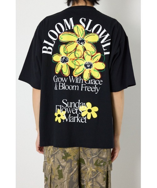 RODEO CROWNS WIDE BOWL(ロデオクラウンズワイドボウル)の「ARTフラワーTシャツ(Tシャツ/カットソー・メンズ・ブラック/ダークブルー/ホワイト・LARGE/MEDIUM)」の13枚目の写真