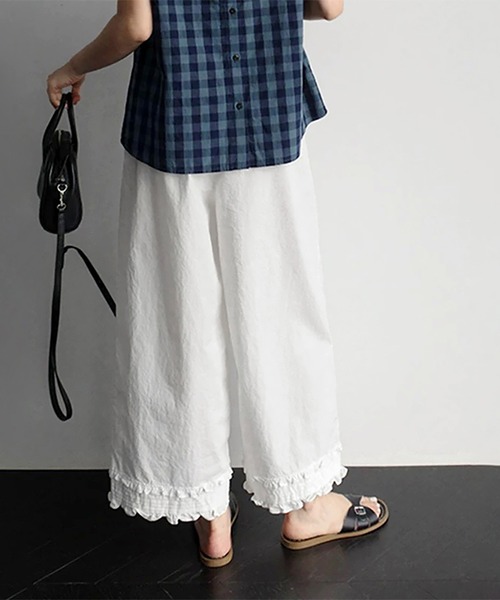 Doux Belle（ドゥーベル）の「裾フリルコットンワイドパンツ（その他パンツ・レディース・ホワイト/ブラック・MEDIUM/LARGE/X-LARGE）」の5枚目の写真