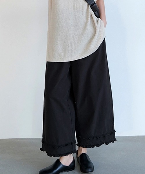 Doux Belle（ドゥーベル）の「裾フリルコットンワイドパンツ（その他パンツ・レディース・ホワイト/ブラック・MEDIUM/LARGE/X-LARGE）」の6枚目の写真