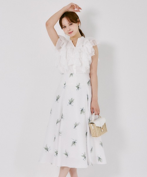 tocco closet(トッコ クローゼット)の「バックレースアップスズランブーケプリントスカート(スカート・レディース・グレイッシュブルー/イエロー・M)」の8枚目の写真