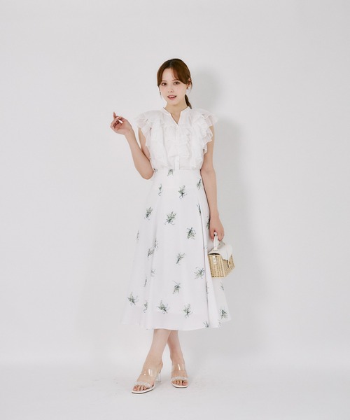 tocco closet(トッコ クローゼット)の「バックレースアップスズランブーケプリントスカート(スカート・レディース・グレイッシュブルー/イエロー・M)」の3枚目の写真