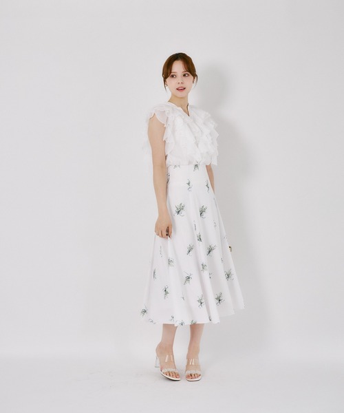 tocco closet(トッコ クローゼット)の「バックレースアップスズランブーケプリントスカート(スカート・レディース・グレイッシュブルー/イエロー・M)」の4枚目の写真