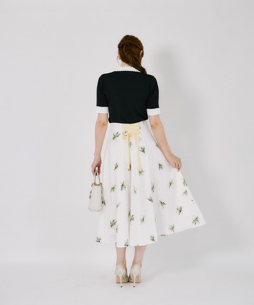 tocco closet(トッコ クローゼット)の「バックレースアップスズランブーケプリントスカート(スカート・レディース・グレイッシュブルー/イエロー・M)」の16枚目の写真
