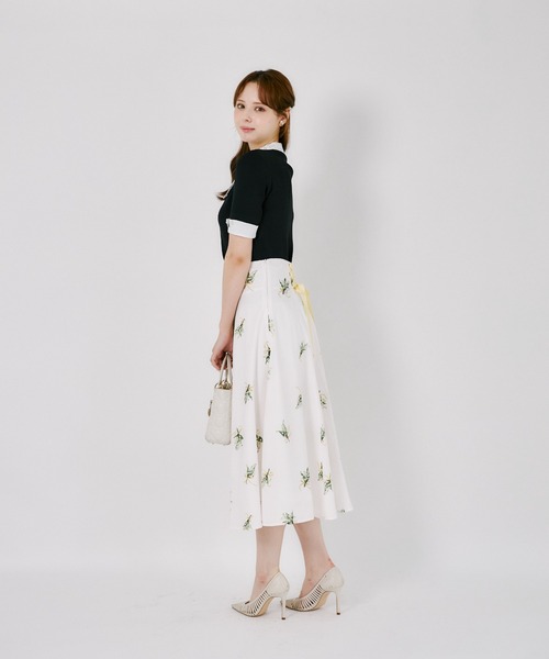 tocco closet(トッコ クローゼット)の「バックレースアップスズランブーケプリントスカート(スカート・レディース・グレイッシュブルー/イエロー・M)」の15枚目の写真