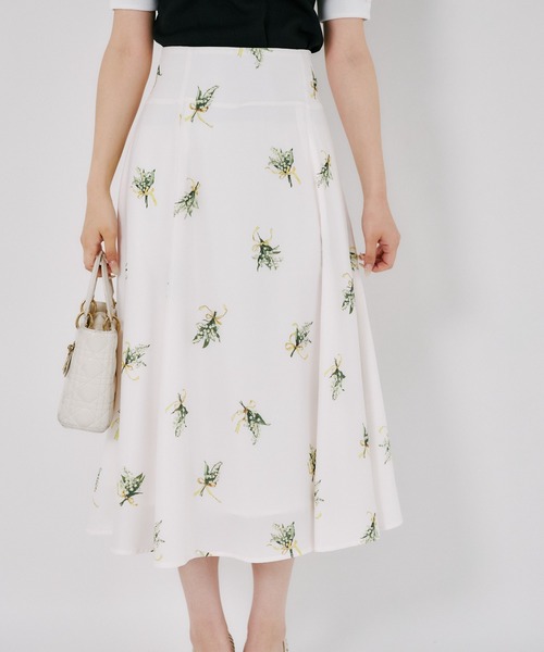 tocco closet(トッコ クローゼット)の「バックレースアップスズランブーケプリントスカート(スカート・レディース・グレイッシュブルー/イエロー・M)」の22枚目の写真
