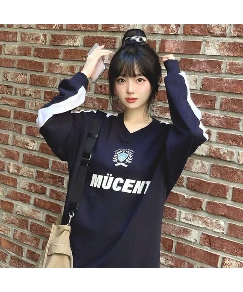 MUCENT(ムセント)の「サッカーユニフォーム フットボール スポーティ スウェット(ネイビー、グレー)(スウェット・レディース・グレー/ネイビー・FREE)」の2枚目の写真