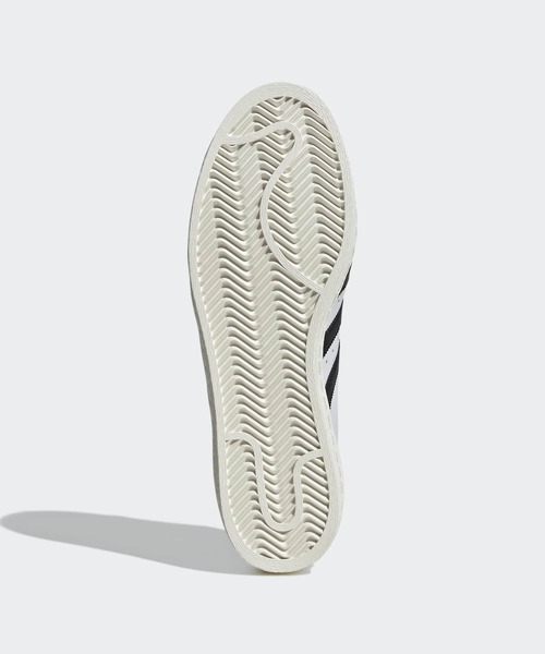 adidas(アディダス)の「スーパースター 82 / Superstar 82 / アディダスオリジナルス adidas Originals(スニーカー・メンズ・ホワイト・22.0cm/22.5cm/23.0cm/23.5cm/30.0cm/27.0cm/27.5cm/28.0cm/28.5cm/29.0cm/29.5cm/24.0cm/24.5cm/25.0cm/25.5cm/26.0cm/26.5cm)」の3枚目の写真