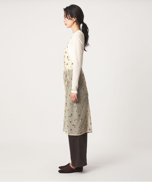 green label relaxing（グリーンレーベルリラクシング）の「シアー フラワー エプロン ワンピース（ワンピース・レディース・ブラック/ベージュ・FREE）」の3枚目の写真