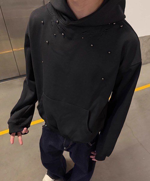 Ressaca(レサーカ)の「スタッズ付きバック刺繍スウェットパーカー(パーカー・メンズ・ブラック/グレー・M/L)」の20枚目の写真