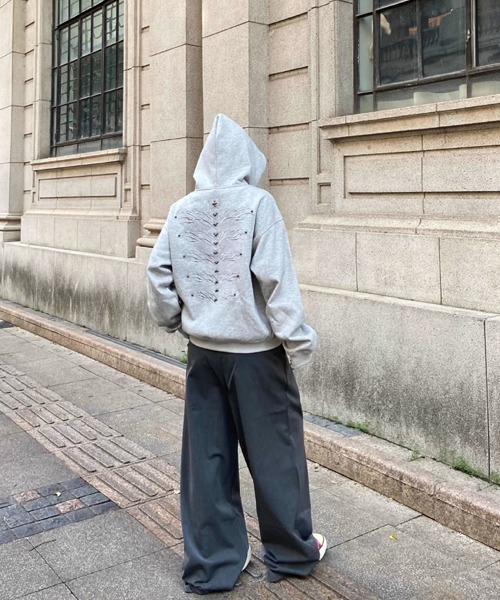 Ressaca(レサーカ)の「スタッズ付きバック刺繍スウェットパーカー(パーカー・メンズ・ブラック/グレー・M/L)」の16枚目の写真