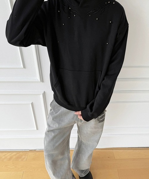 Ressaca(レサーカ)の「スタッズ付きバック刺繍スウェットパーカー(パーカー・メンズ・ブラック/グレー・M/L)」の3枚目の写真