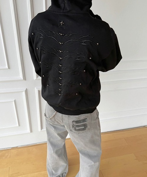 Ressaca(レサーカ)の「スタッズ付きバック刺繍スウェットパーカー(パーカー・メンズ・ブラック/グレー・M/L)」の13枚目の写真