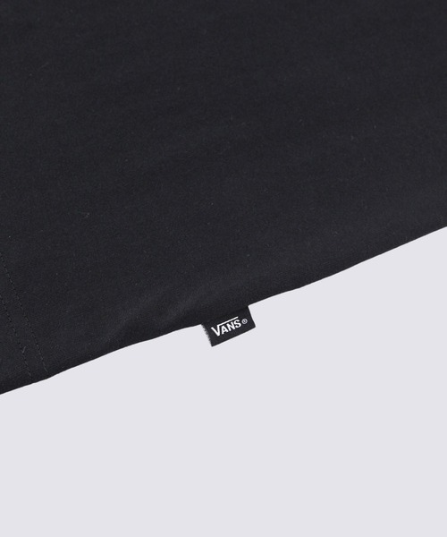 VANS（バンズ）の「ロゴグラフィック Tシャツ / GRADIENT LOGO SS TEE Black VN000NMCBLK1（Tシャツ/カットソー・メンズ・ブラック・MEDIUM）」の6枚目の写真
